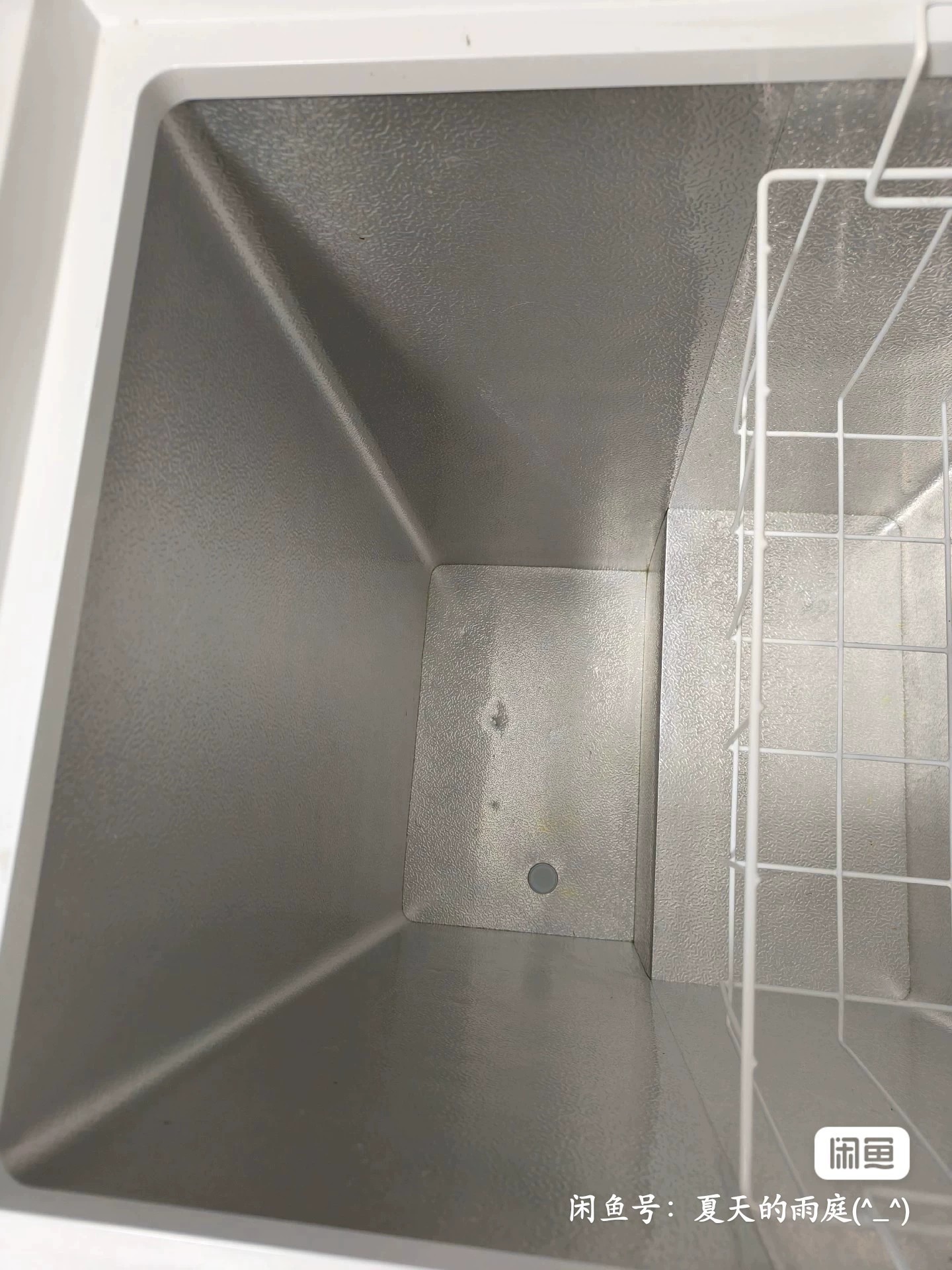 海尔103升小型冷冻冷藏两用冰柜,2022年4月疫情期间999购入用来囤食物的,仅使用四个月,闲置半价出,仅限自提或者货拉拉,不出外地,不包邮,不提供搬运需自行 海尔103升小型冷冻冷藏两用冰柜,2022年4月疫情期间999购入用来囤食物的,仅使用四个月,闲置半价出,仅限自提或者货拉拉,不出外地,不包邮,不提供搬运需自行